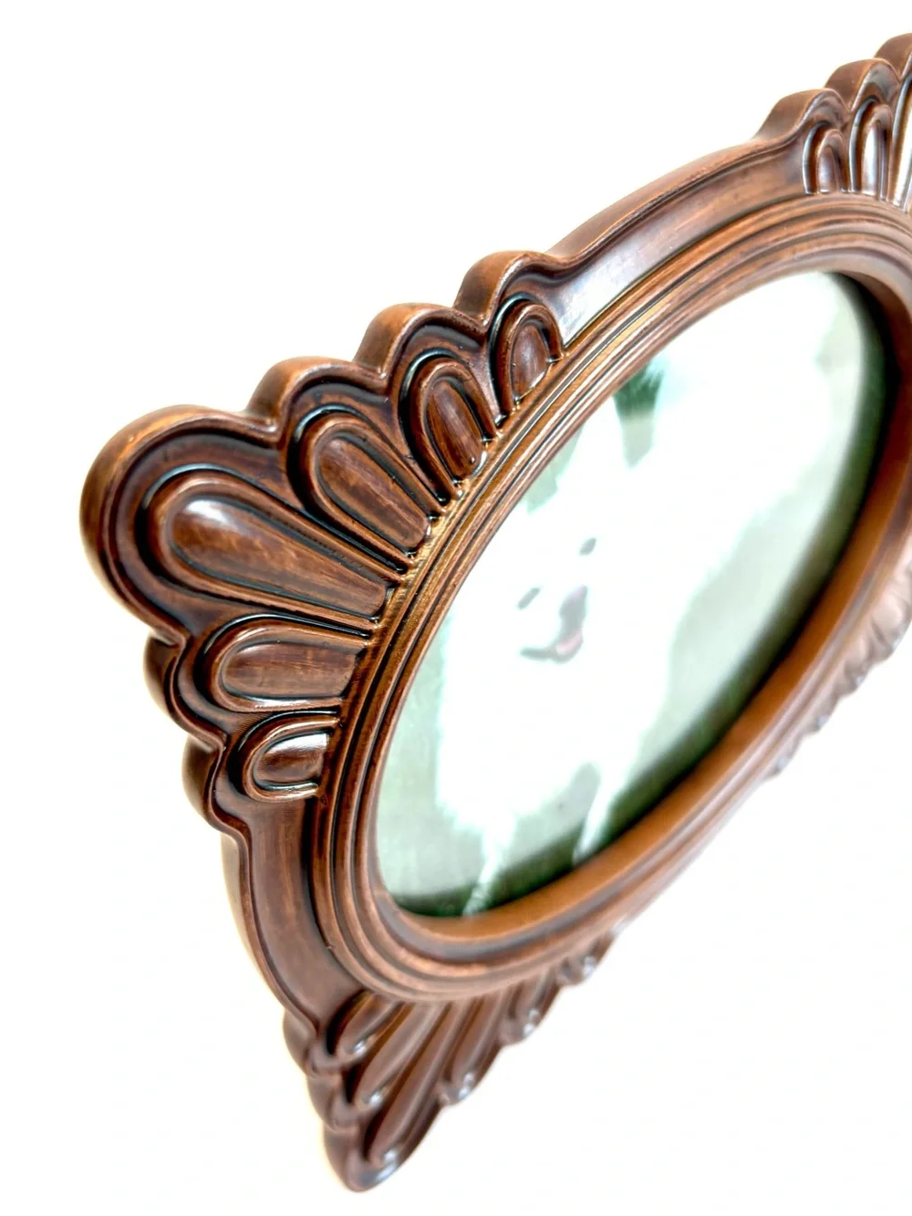 Drexel Heritage rick wood look Brown Scalloped Design Oval Picture Frame 4x6